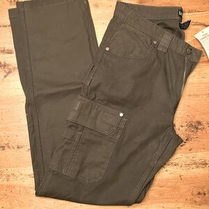 Lincoln men’s cargo pants size 33x34 (waist runs tad small) 32” is more like it
